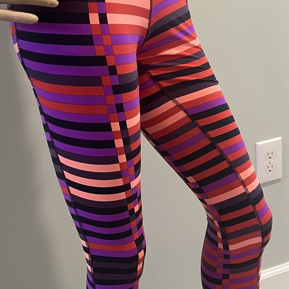 Nike Dry Fit Tight Training Pants in Mulit Colorblock Wicking Fabric. Si… - Picture 3 of 16